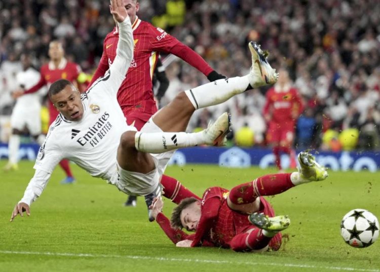 लिभरपुल शीर्ष स्थान कायम