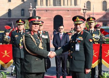 प्रधानसेनापति  सिग्देल र भारतीय स्थल सेनाध्यक्ष द्धिवेदीबीच भेट