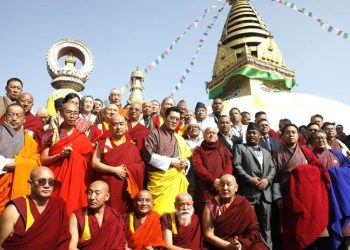भुटानी राजा वाङचुद्वारा स्वयम्भूनाथको पूजा अर्चनासहित दर्शन