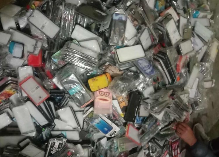 कैलालीमा भन्सार छलीको सामान बरामद