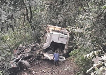 भारतीय नम्बरको ग्यास बुलेट धादिङमा दुर्घटना