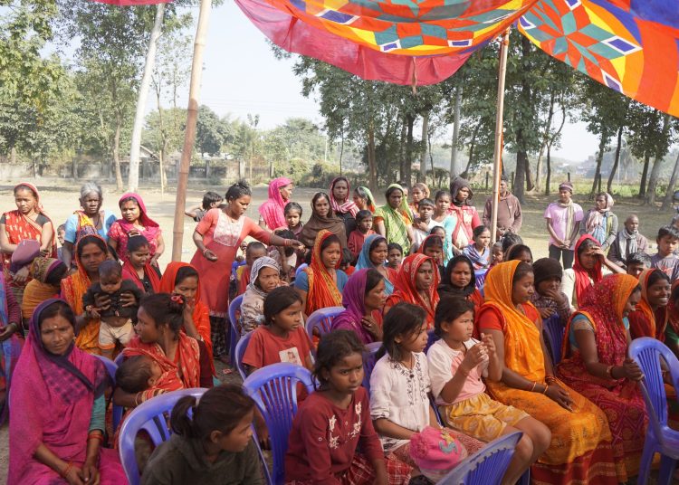 मेटलाईफ र फरवार्ड नेपालद्वारा न्यानोकपडा वितरण