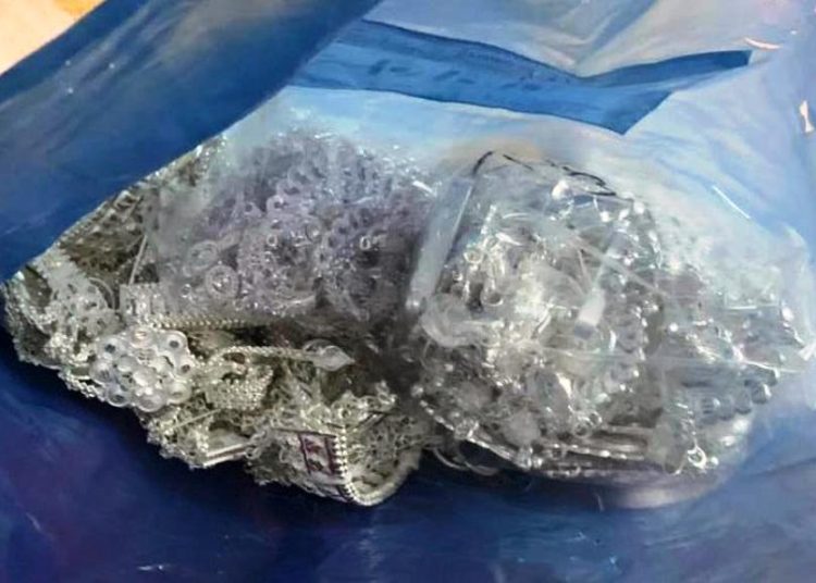 डेढ किलोभन्दा बढी चाँदीका मूर्ति बरामद