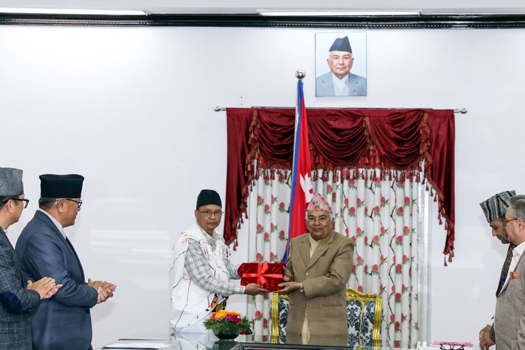 आदिवासी  समुदायका आदिकविहरूको नाम उपलब्ध गराउन अग्रह