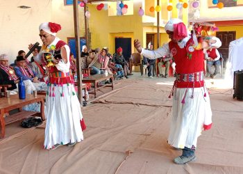 हुड्के नाच लोप हुँदै