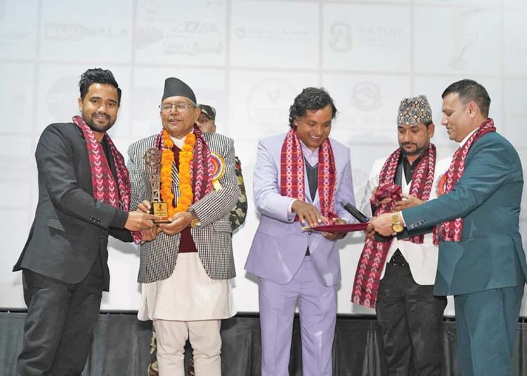 प्रथम गलबन्दी फिल्म्स एन्ड म्युजिक अवार्ड–२०८१ प्रदान