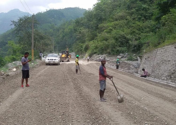 मुग्लिन–नारायणगढ खण्डको वैकल्पिक सडकको ‘ट्रयाक’ खोल्ने कार्य सुरु