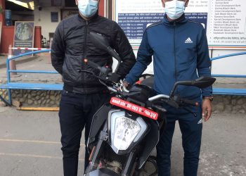 मोटरसाइकल चोरीमा संलग्न दुईजना ट्राफिक प्रहरीको नियन्त्रणमा