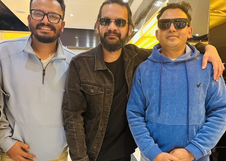 बालेनले हेरे ‘लाज शरणम्’