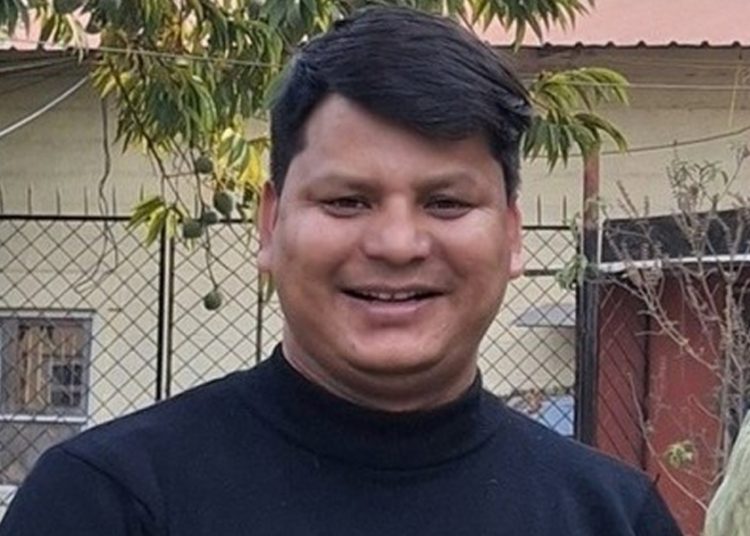 प्रचण्डको तस्वीर जलाउने युवा पक्राउ