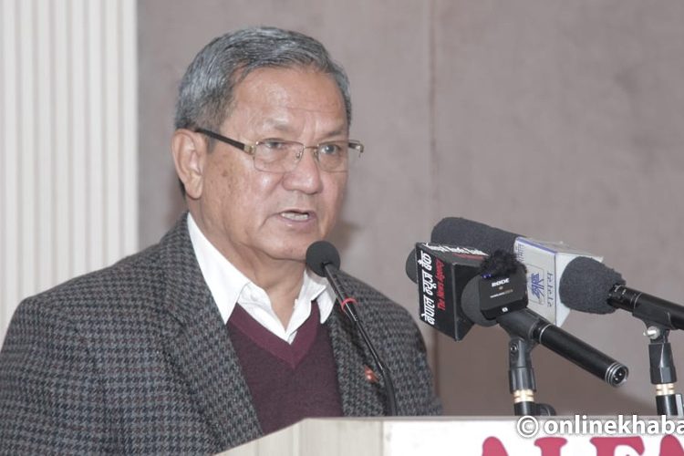 सरकारले नेपाललाई श्रीलंका हुनबाट जोगाएको छ : सञ्चार मन्त्री