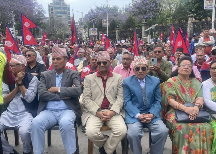 उपचारका लागि छुटेका राणा राजसंस्थाको आन्दोलनमा सरिक
