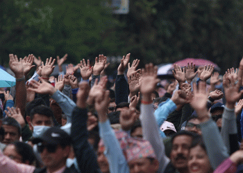आन्दोलनरत शिक्षकहरूले धर्ना दिए