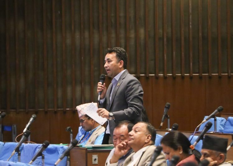 संसदभित्रबाटै प्रधानमन्त्रीलाई रास्वपाको चुनौती