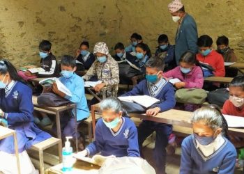 ताला तोडेर परीक्षा सञ्चालन