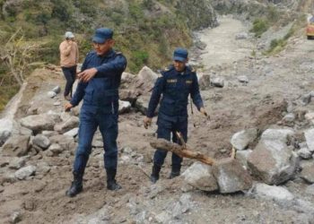 पहिरो गएकाले सुर्खेत–हुम्ला सडक खण्ड अवरुद