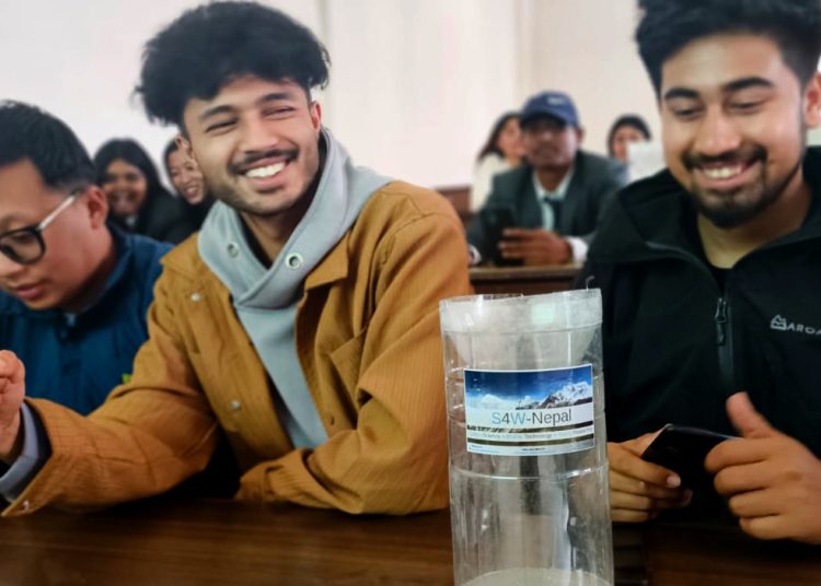 नेपाल इन्जिनियरिङ कलेजका विद्यार्थीहरू वर्षा सम्बन्धी तथ्याङ्क संकलनमा परिचालन