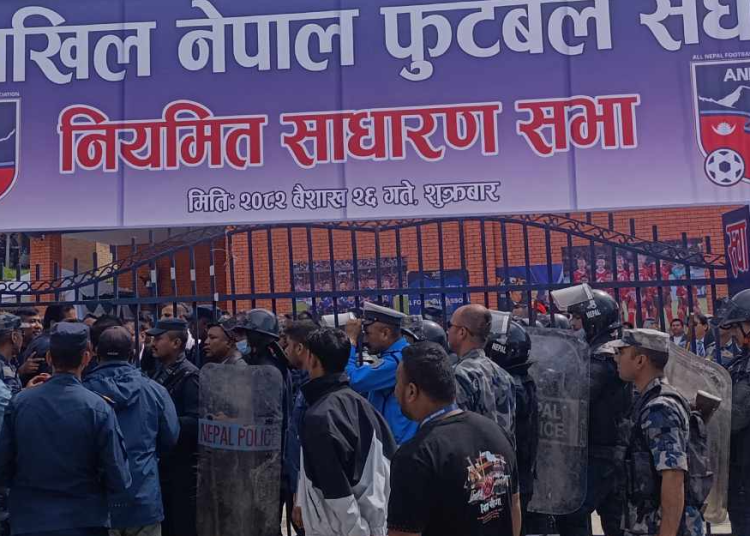 एन्फाको साधारण सभामा पूर्वअध्यक्ष गणेश थापालाई प्रवेश रोक