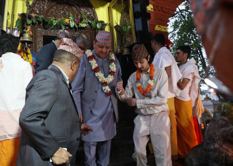 चतुर्व्यूह नारायणधाम मन्दिरमा गरे पूर्व राजपरिवारले पूजाअर्चना