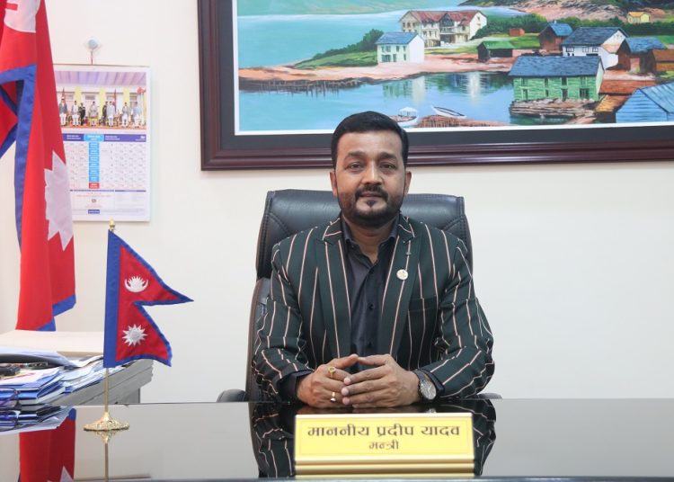 सरसफाईको क्षेत्रमा राजनितिक दलहरुसँग खानेपानीमन्त्री यादवले खोजे प्रतिबद्धता