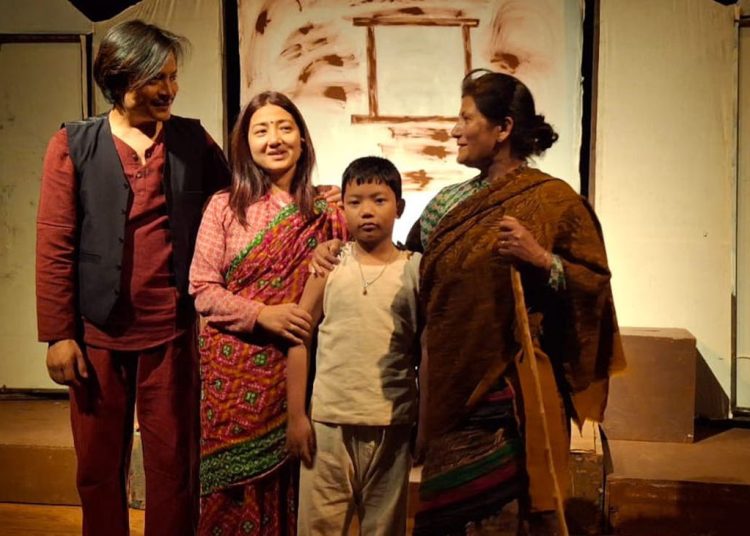 पहिलोपटक दोलखा नेवार भाषाको नाटक मञ्चन