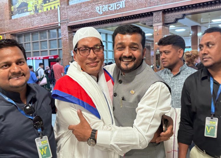 मन्त्री यादवद्धारा हजका लागि प्रस्थान गर्ने नेपाली मुस्लिम हज यात्रीहरुको बिदाई