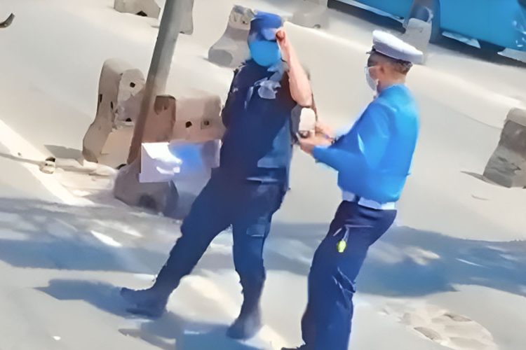 इन्स्पेक्टरले प्रहरी जवानलाई गालामा चड्कन हानेको भिडिओ सार्वजनिक