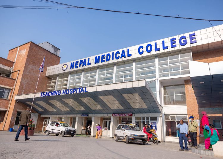 नेपाल मेडिकल कलेजले माग्यो चिकित्सक