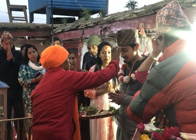 हिमानी शाहद्वारा चन्दननाथ मन्दिरको दर्शन