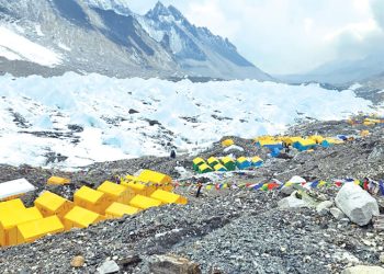 नेपालसहित ५७ देशका ४६८ आरोहीले सगरमाथा आरोहण गर्न अनुमति