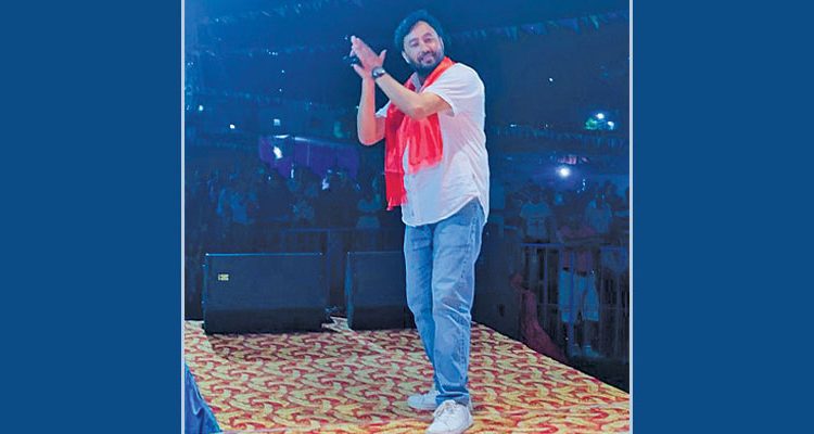 थापाको गीतमा नाचे दर्शक