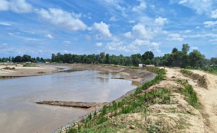 वर्षको कारण प्रभावित क्षेत्रका बासिन्दा डुबानमा