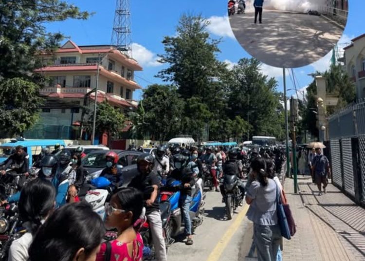 रत्नपार्कमा एक्कासी स्कुटरमा आगलागी