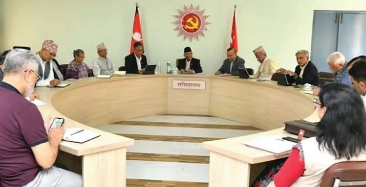 ओलीविरुद्ध खुल्न थाले एमाले नेताहरू !