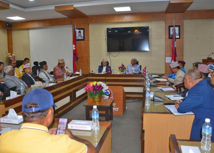 यातायात व्यवसायीहरूले आन्दोलन फिर्ता लिने वातावरण बनाउन अनुरोध