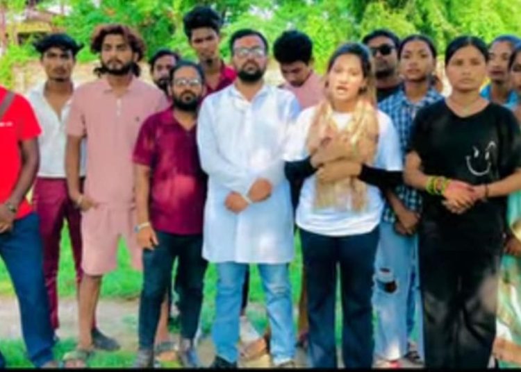 सोमारी महोत्सवमा कलाकारसँग विभेद