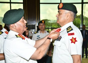 रविन्द्र खत्रीलाई दर्ज्यानी चिह्न प्रदान