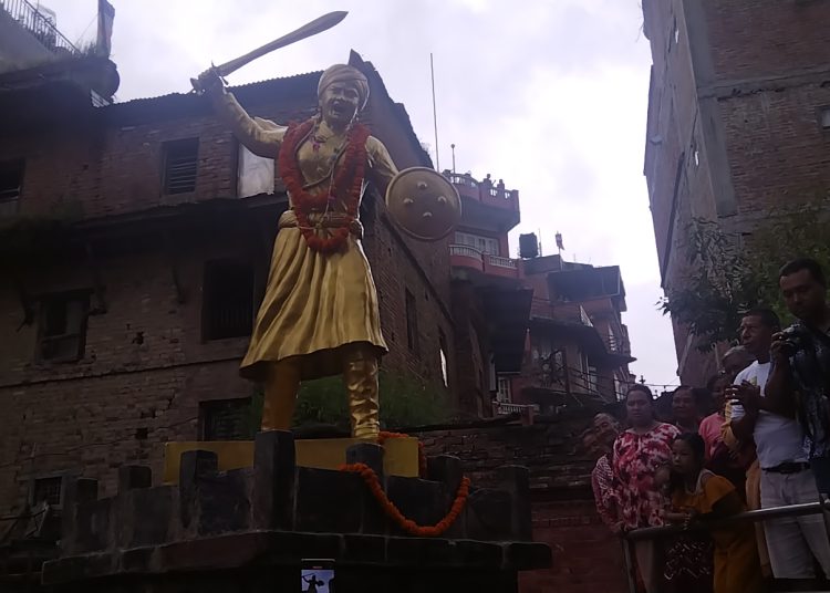 पुर्वमन्त्री पुकार महर्जनद्वारा विरंगना कीर्तिलक्ष्मीकाे प्रतिमा उद्घाटन
