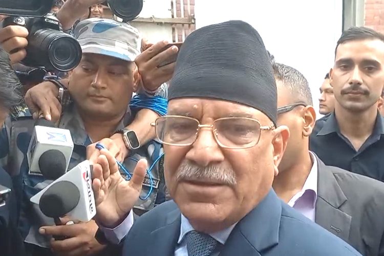रवि निकै पीडामा परेकाे छ : प्रचण्ड