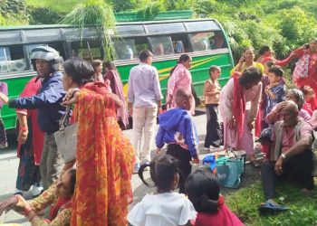 बस दुर्घटना हुँदा २१ जना घाइते