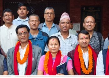 नेवा: र तामाङ भाषा पढाइने भएपछि चन्द्रागिरिका मेयर-उपमेयर सम्मानित
