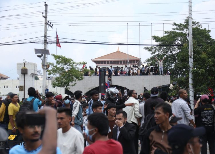 ‘जेनजी’ काे आन्दोलनमा गोली प्रहारबाट प्रदर्शनकारीहरु घाइते