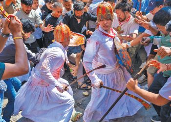 मल्लकालीन युद्धको झल्को दिने ‘खाँ पिहाँवईगु’ जात्रा सम्पन्न