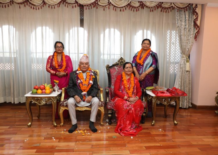 राष्ट्रपतिले शुभसाइतमा तिहारको टीका लगाए
