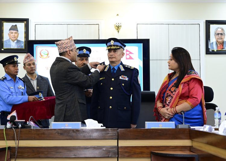 प्रहरी महानिरीक्षक दान बहादुर कार्की दर्ज्यानी चिन्हबाट सुशोभित