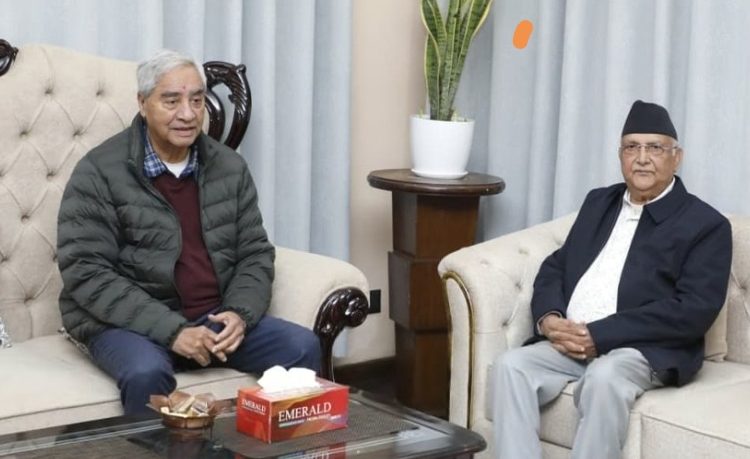 केपी ओली देउवालाई भेट्न महाराजगञ्ज पुगे