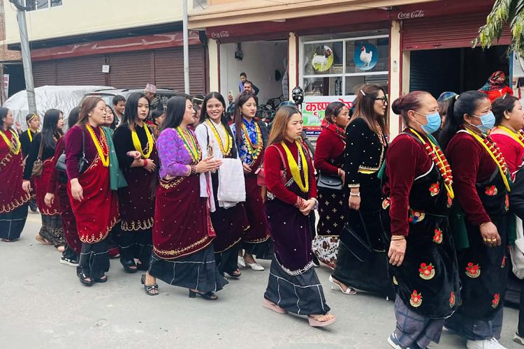 बागलुङ बजार परिक्रममा मगर एकता दिवस मनाइयाे