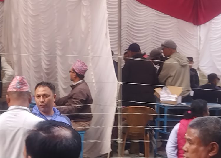 करिब ६० प्रतिशत मत खसेको प्रारम्भिक अनुमान