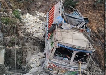 बैतडीमा ट्रक दुर्घटना हुदा चार जना घाइते