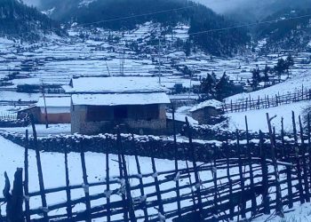 बागलुङको उच्च पहाडी क्षेत्रमा भारी हिमपात